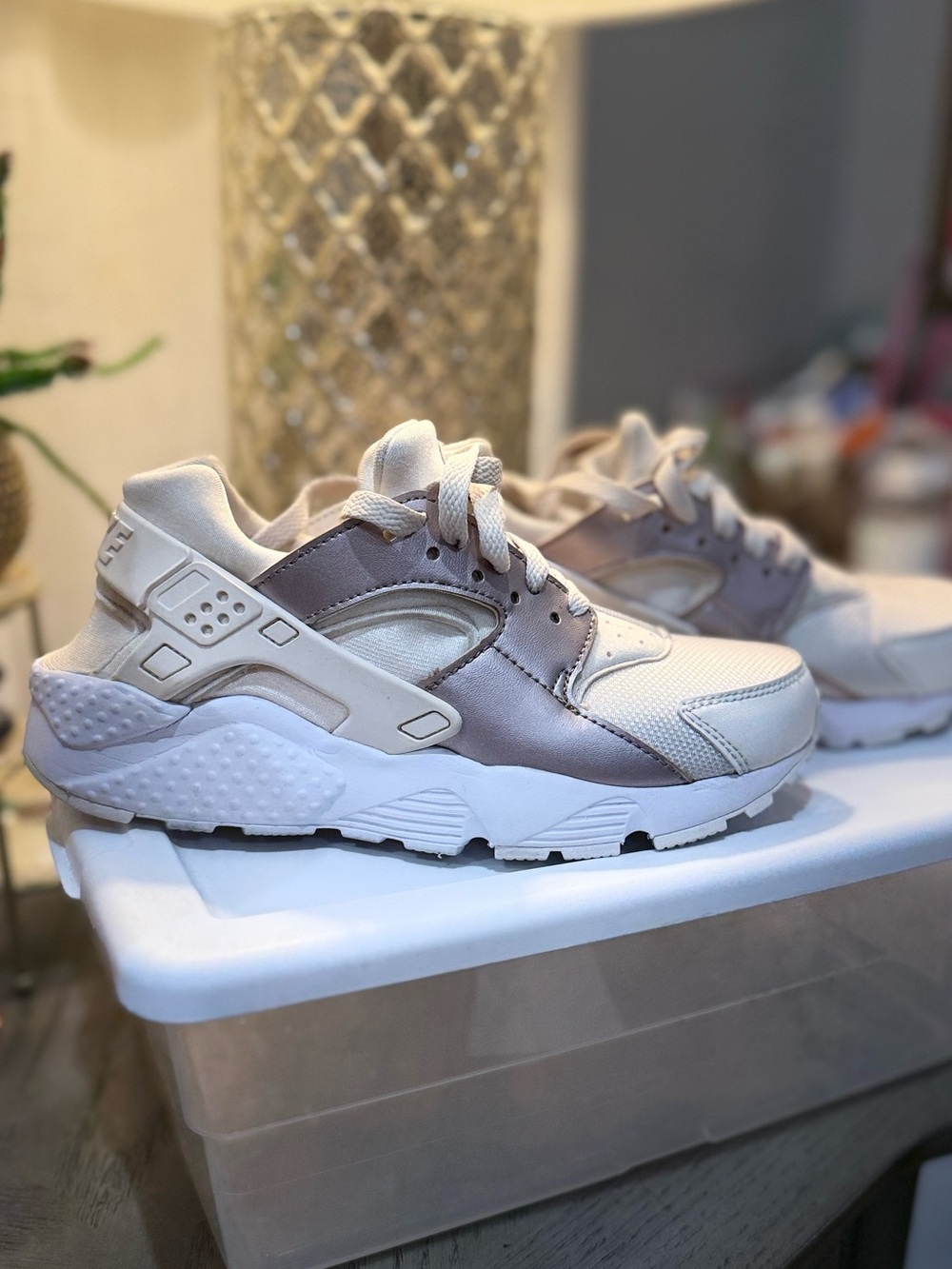 Nike Air Huarache Run GS Sneakers Cream Blush Pink Women’s 6.5 (Youth 5Y)